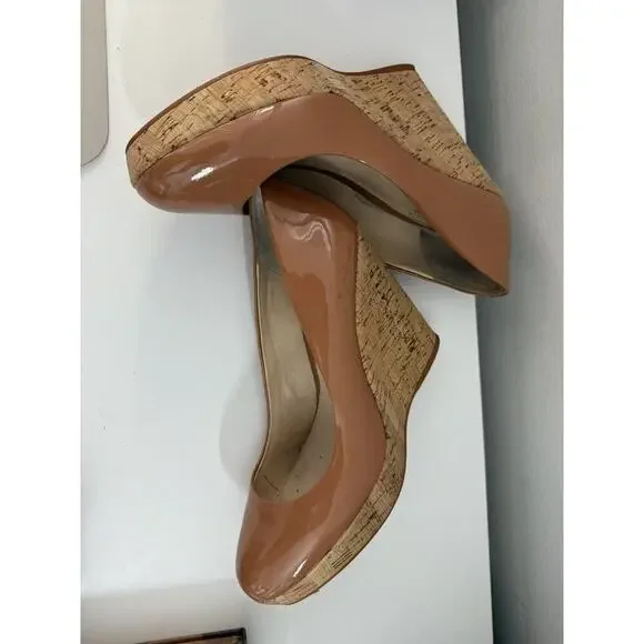 Vince Camuto Faran Wedge Pump Heel Patent Leather Cork Nude Tan Women's sz 8 - Picture 7 of 9